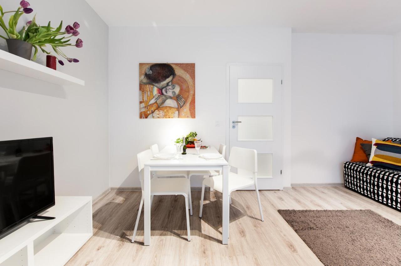 Super Apart Dywizjonu 303 175/8 Apartamento Varsovia Habitación foto