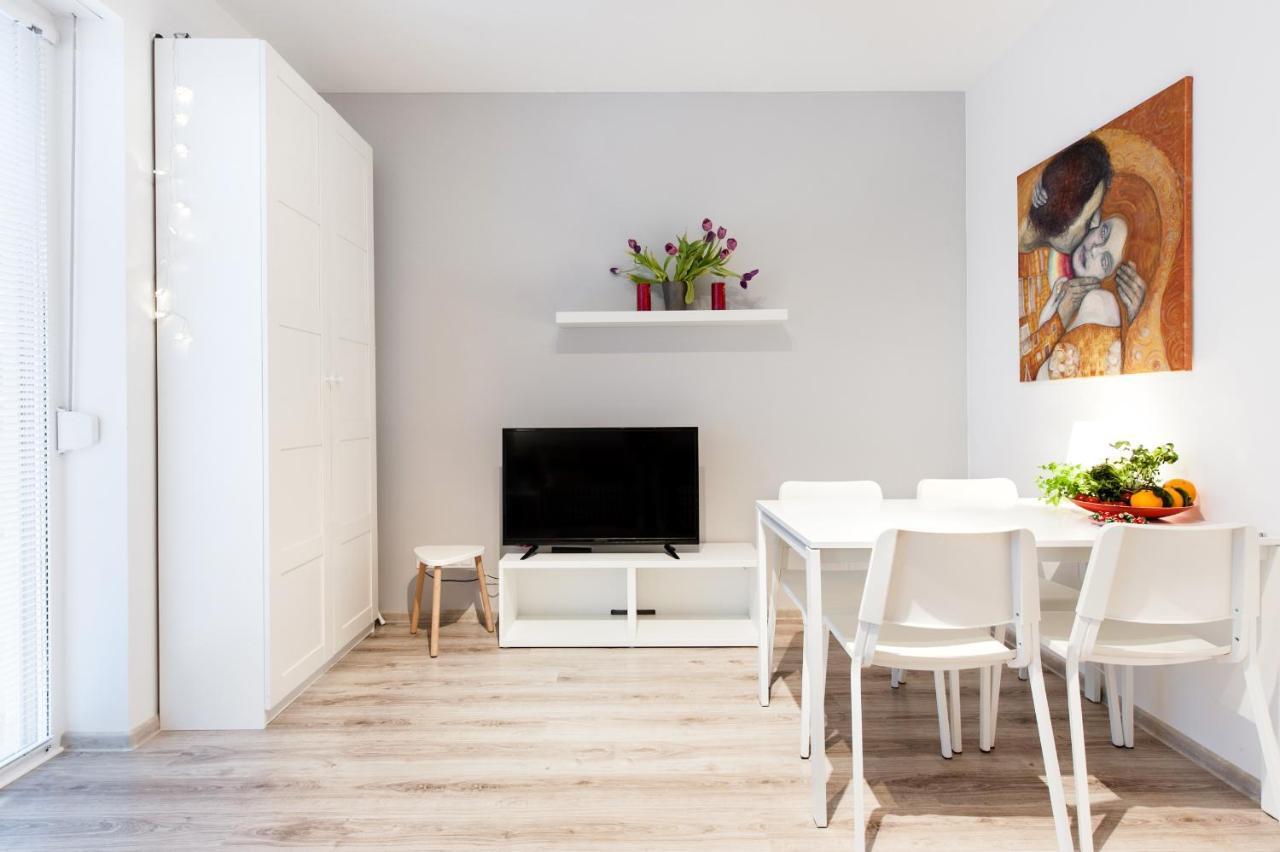 Super Apart Dywizjonu 303 175/8 Apartamento Varsovia Habitación foto
